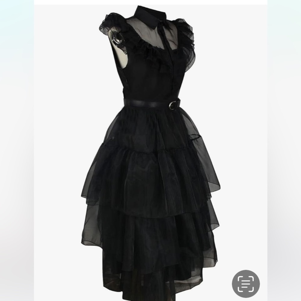 Elegant Black Maxi Dress - Picture 2 of 11